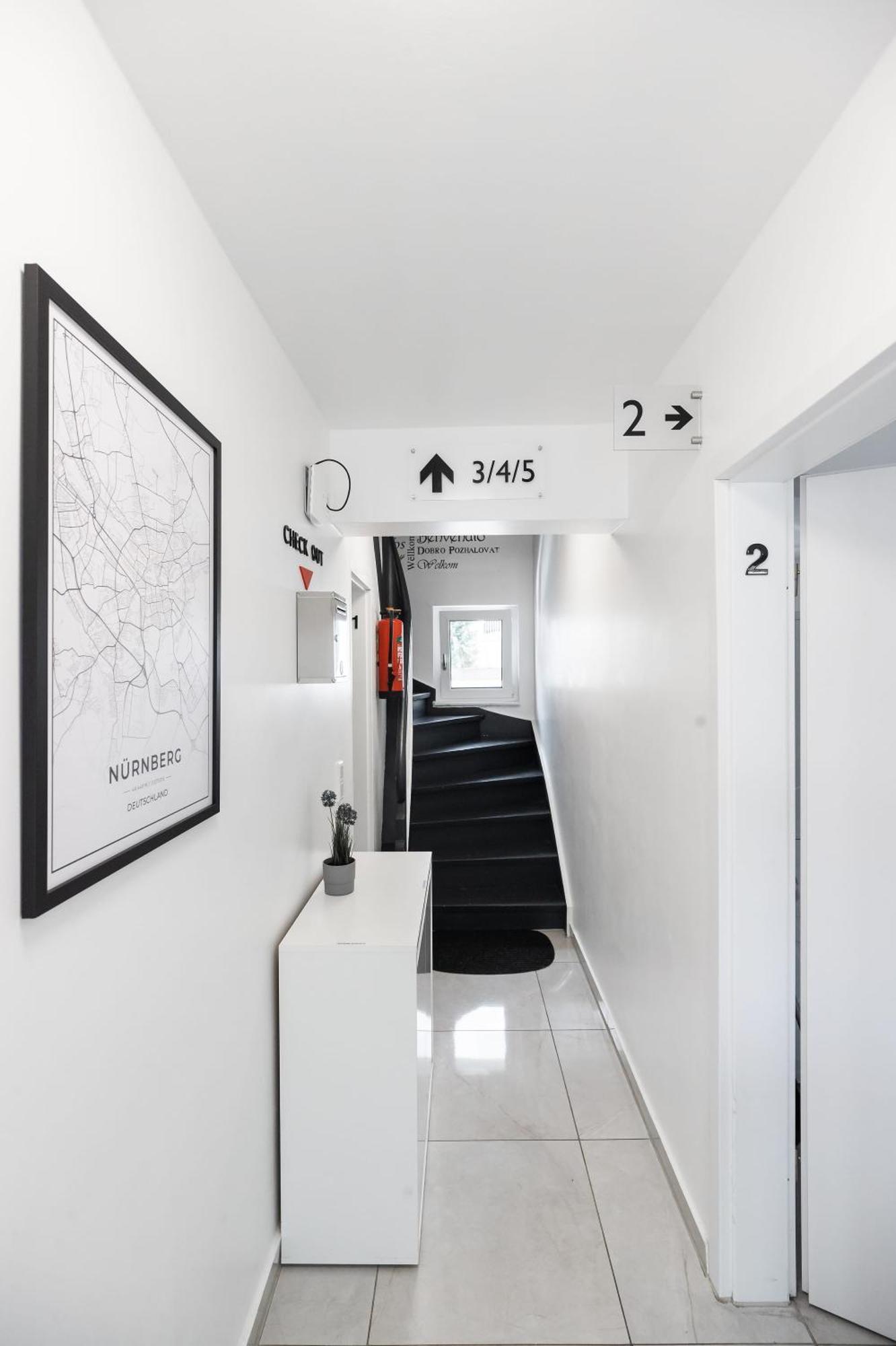 Staystay Guesthouse I 24 Hours Check-In Нюрнберг Стая снимка