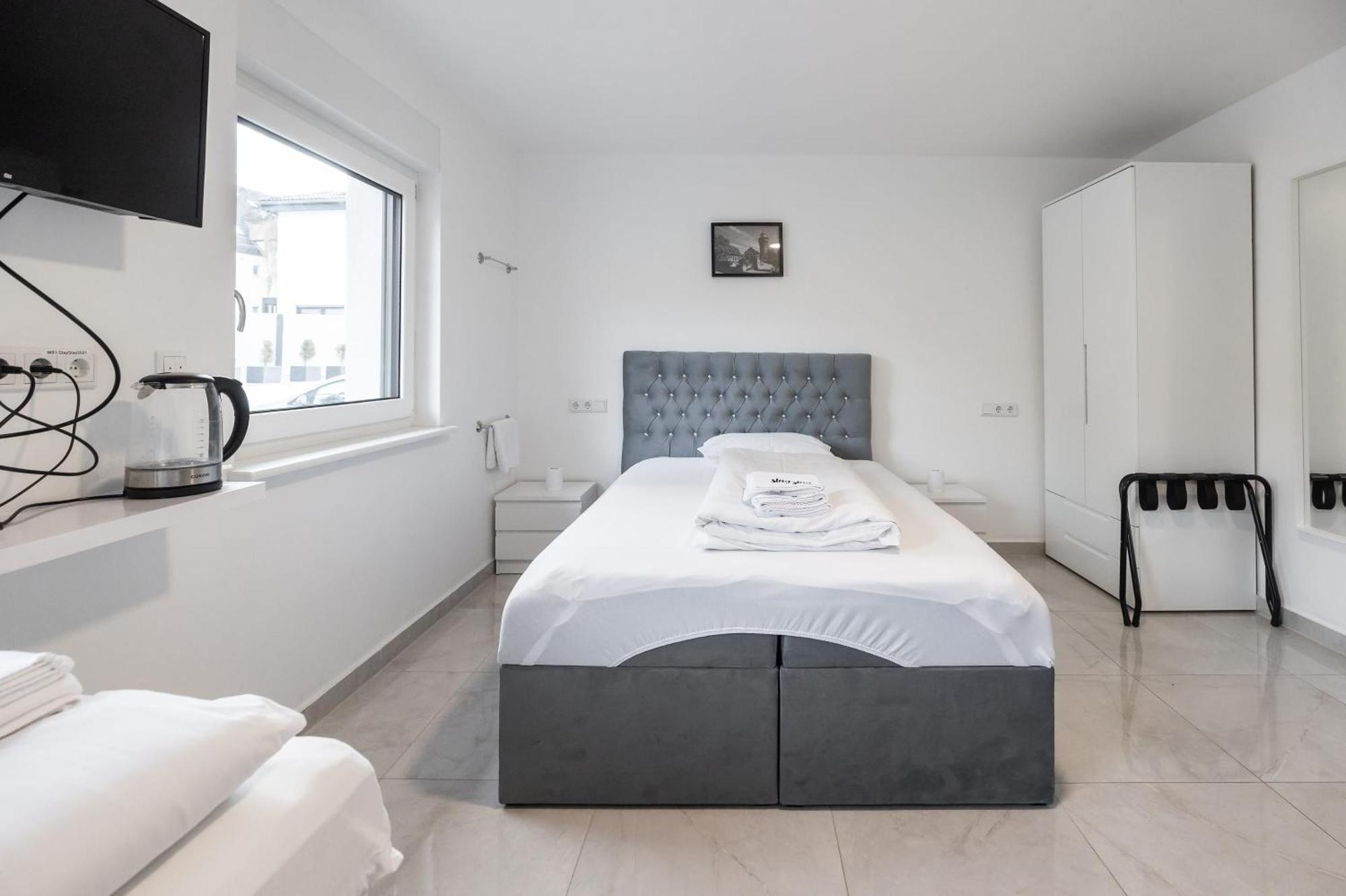 Staystay Guesthouse I 24 Hours Check-In Нюрнберг Стая снимка